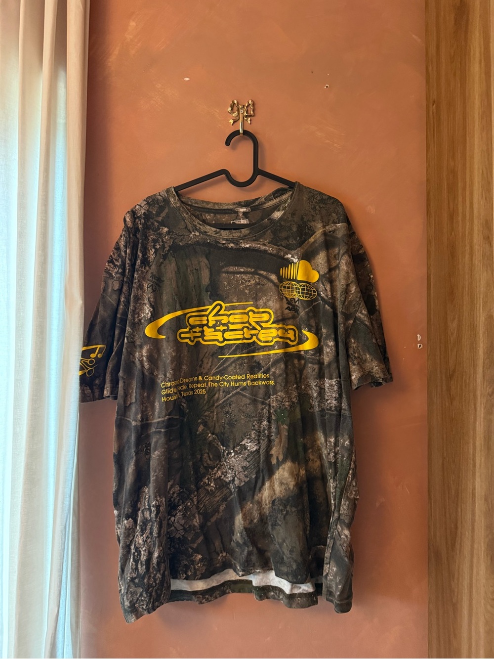 Short-Sleeve Brown Camouflage Tee with Yellow Graphic